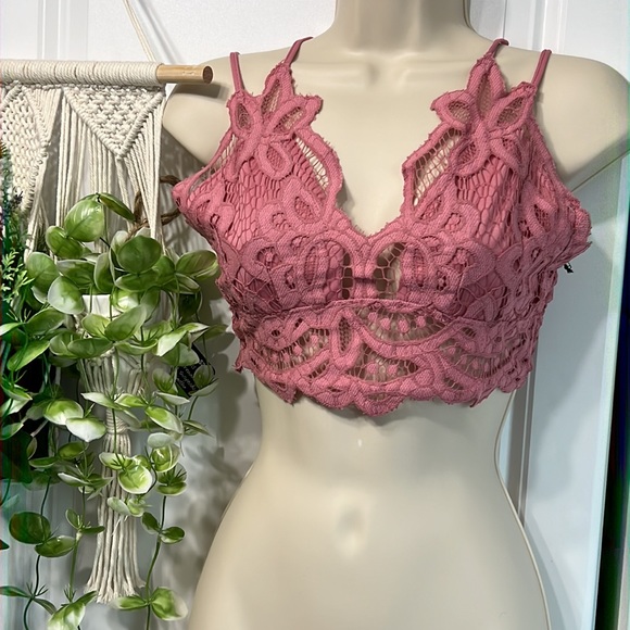 Tops - NWT🥹 Lace Bralette 💕